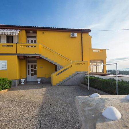 The Manzoni Family 5 Hotel Punat Bagian luar foto