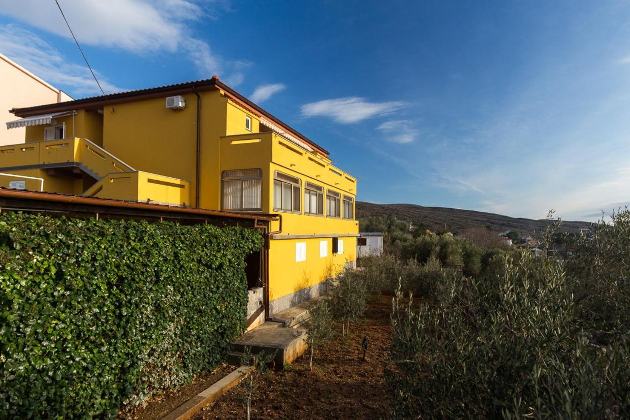 The Manzoni Family 5 Hotel Punat Bagian luar foto